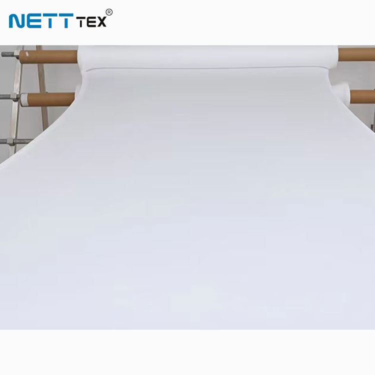 PTFE झिल्ली सांस और अभेद्यता को कैसे प्राप्त करती है?